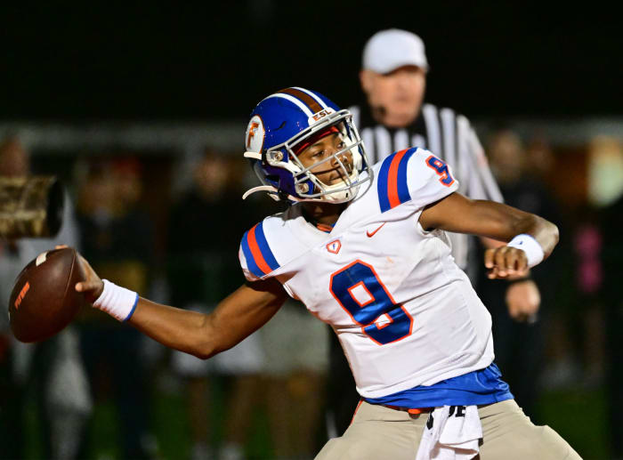 East St. Louis quarterback Robert Battle